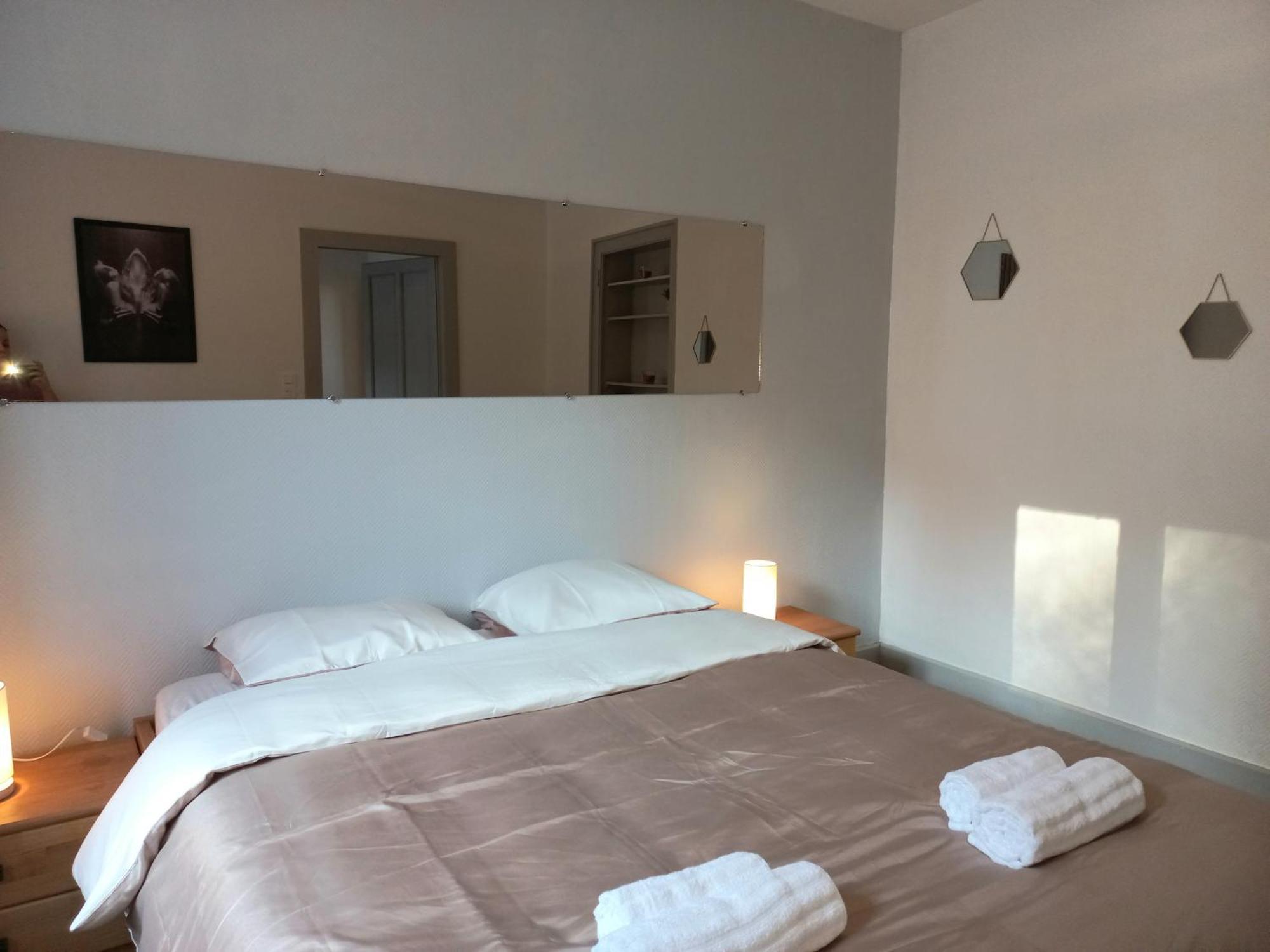 Les Iris, Au Calme, Proche Du Centre Appartement *